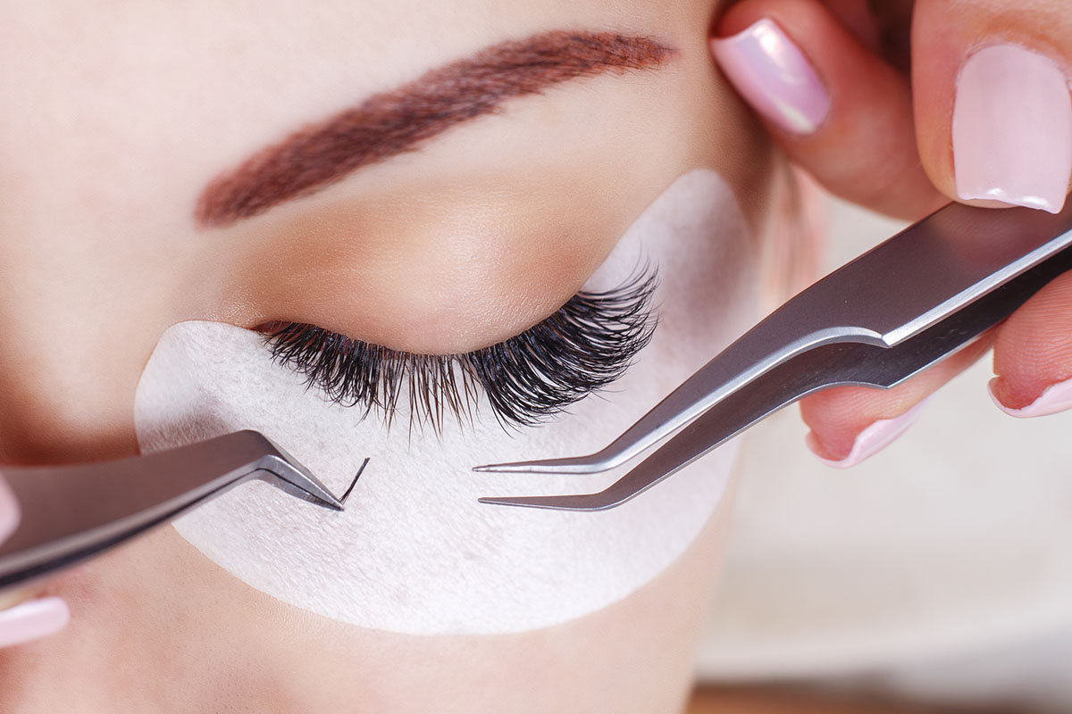 Risiken einer Wimpernverlngerung: Gefahr frs Auge | DIE PTA