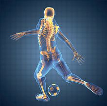 ganzkörper-röntgenaufnahme eines fußballspielers