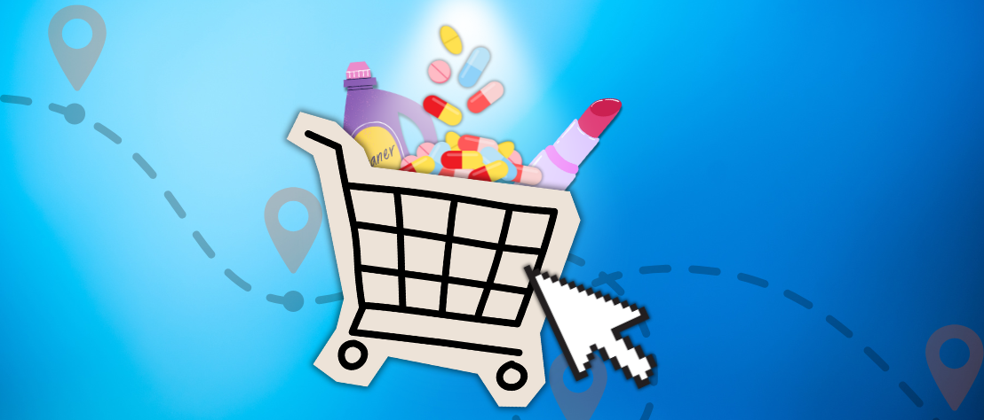 In einem Einkaufswagen liegt Waschmittel, ein Lippenstift und lose Kapseln und Tabletten. Ein Mauszeiger klickt den Einkaufswagen an.