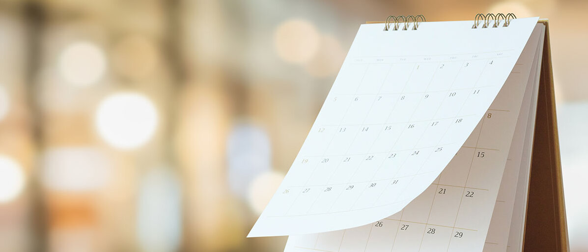 Ein Tischkalender mit einem Blatt pro Monat