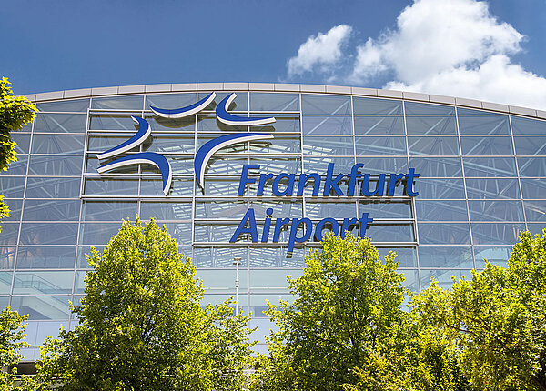 Malaria am Flughafen in Frankfurt Frankfurt Airport Terminal 2 von außen