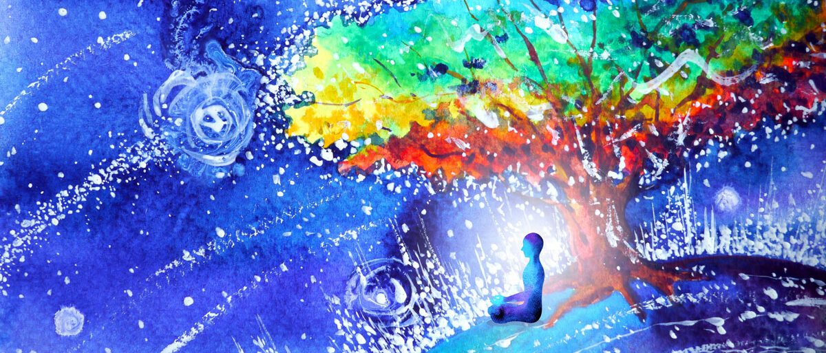 In bunten Farben gemalt sitzt ein Mensch auf einer Weltkugel unter einem Baum und meditiert.