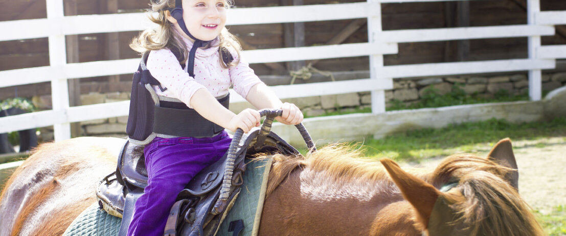Kind auf Pferd © bobiwankanobi / iStock / Thinkstock