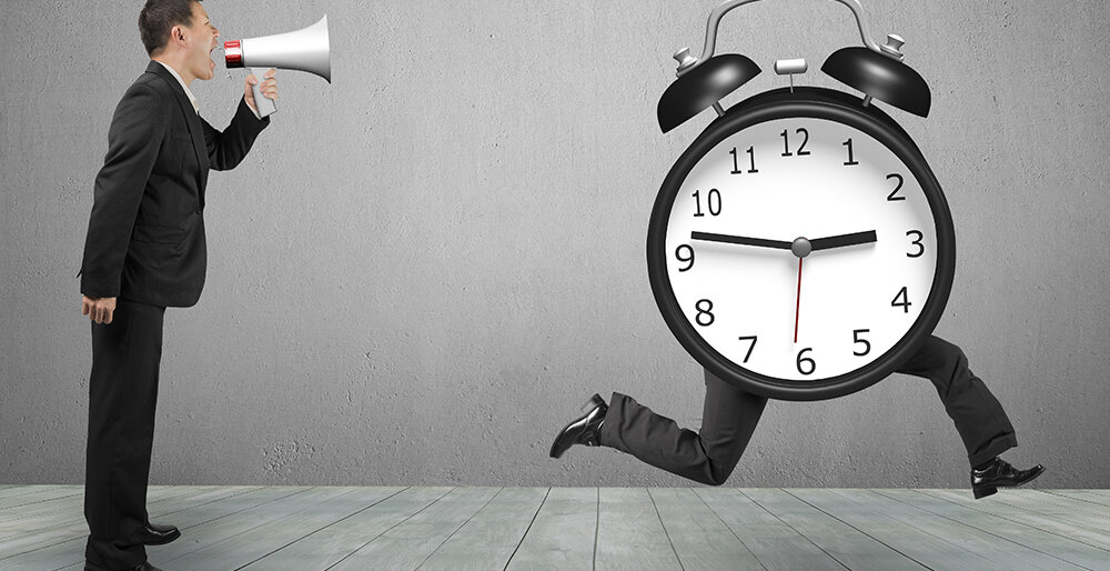 Mann mit Megafon, Wecker