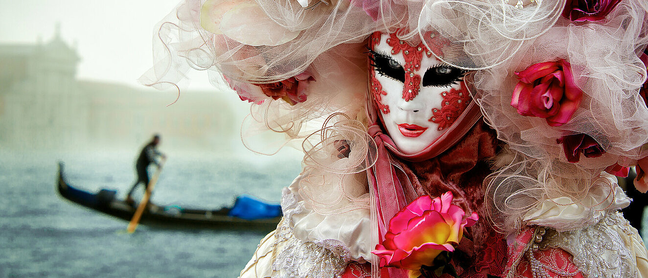 Karnevalsmaske © shahramazizi / iStock / Getty Images