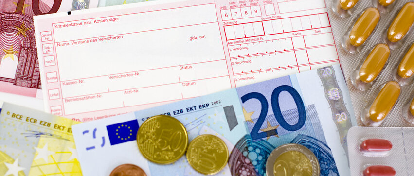 Tabletten. Geld und Rezept Tabletten. Geld und Rezept