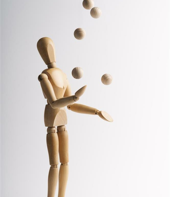 © Clemens Schüßler / fotolia.com Holzfigur © Clemens Schüßler / fotolia.com