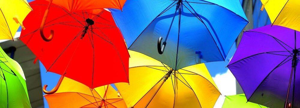 Bunte Regenschirme © krutenyuk / fotolia.com