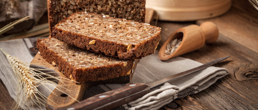 aufgeschnittenes Vollkornbrot