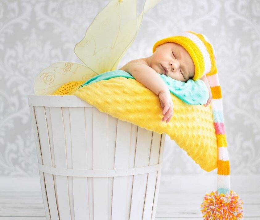 BABYS Baby mit Wiege gelb 