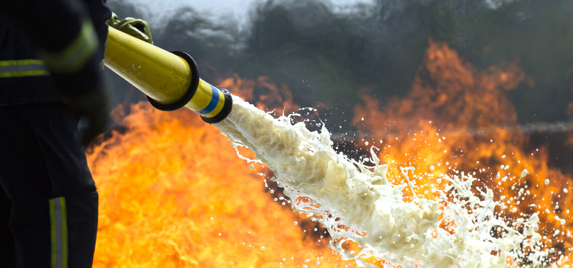 Löschschlauch © Ole-Gunnar / iStock / Getty Images