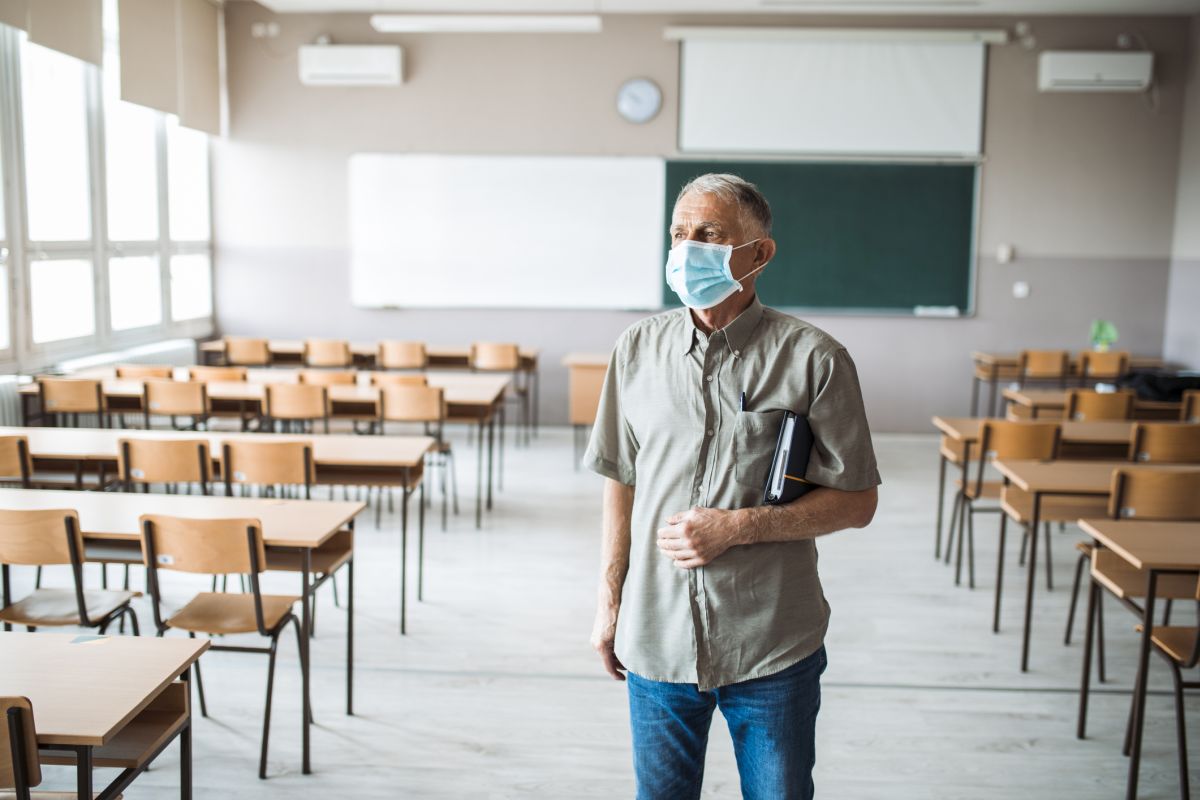 Apotheker und PTA in der Schule