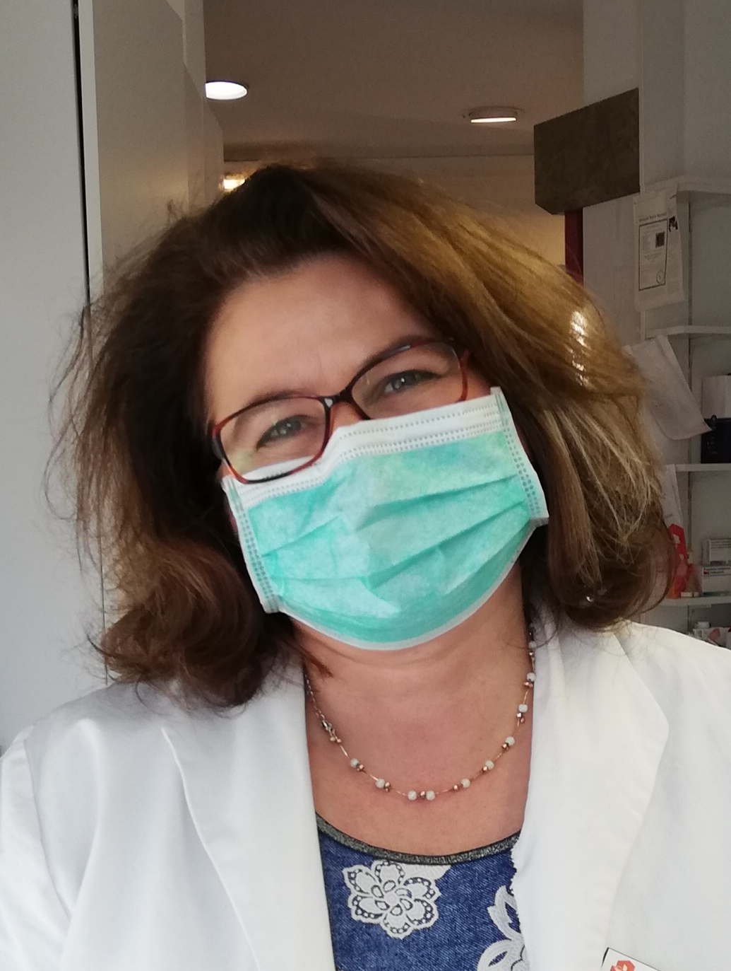 Alexandra Regner trägt Mundschutz.