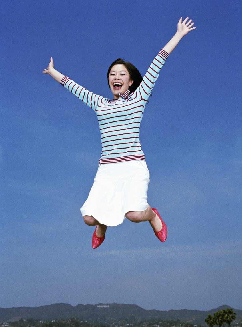 Frau springt in die Höhe © Mike Powell / Photodisc / Thinkstock